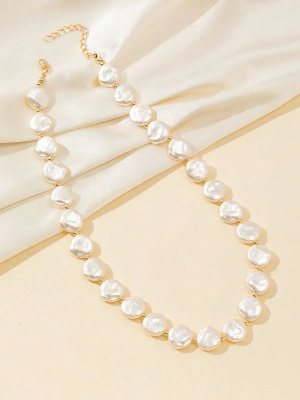 Beige Elegant Women's Asymmetrical Pearl Bead Decor Necklace